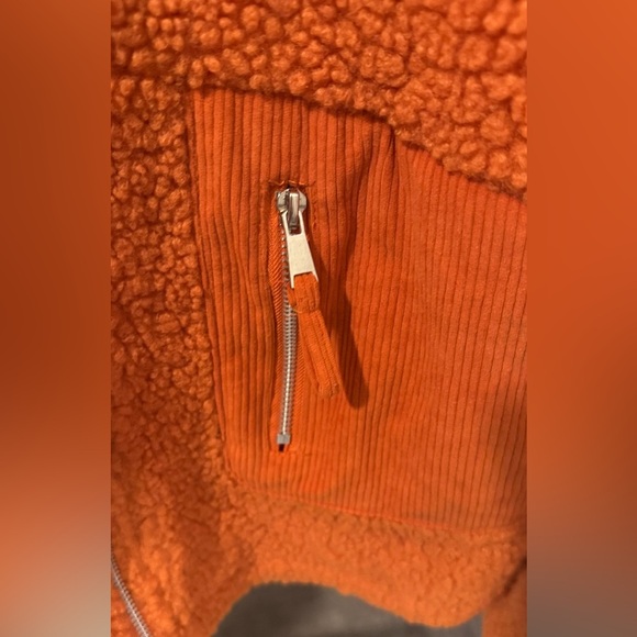 NWT Women’s Zip up Sherpa Jacket
Sizes SM/MED/LG - Picture 10 of 13